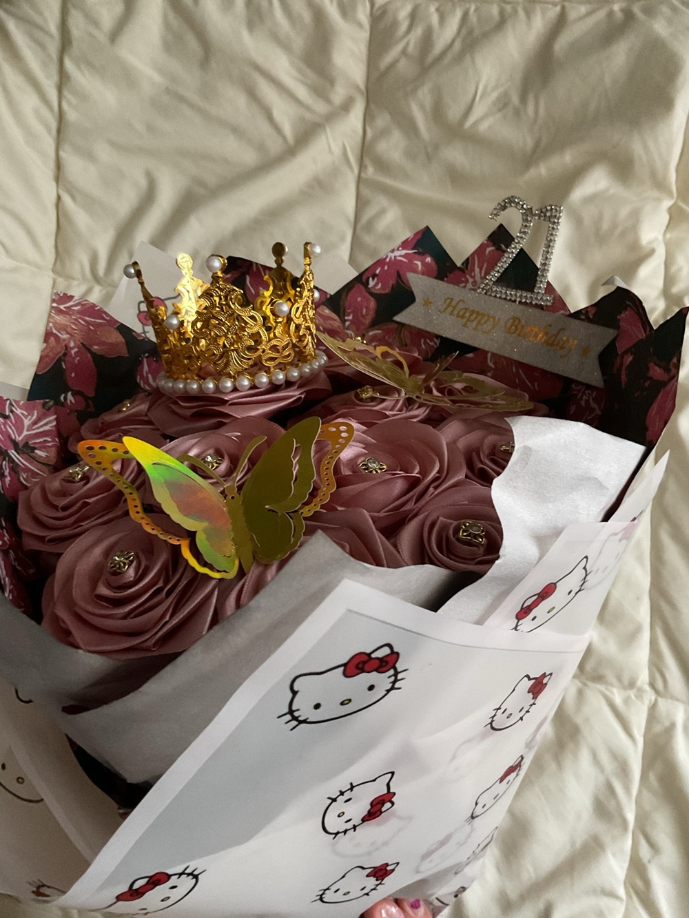21 Happy Birthday Rose Bouquet/ Rosas Eternas with hello kitty covering - Picture 6 of 9
